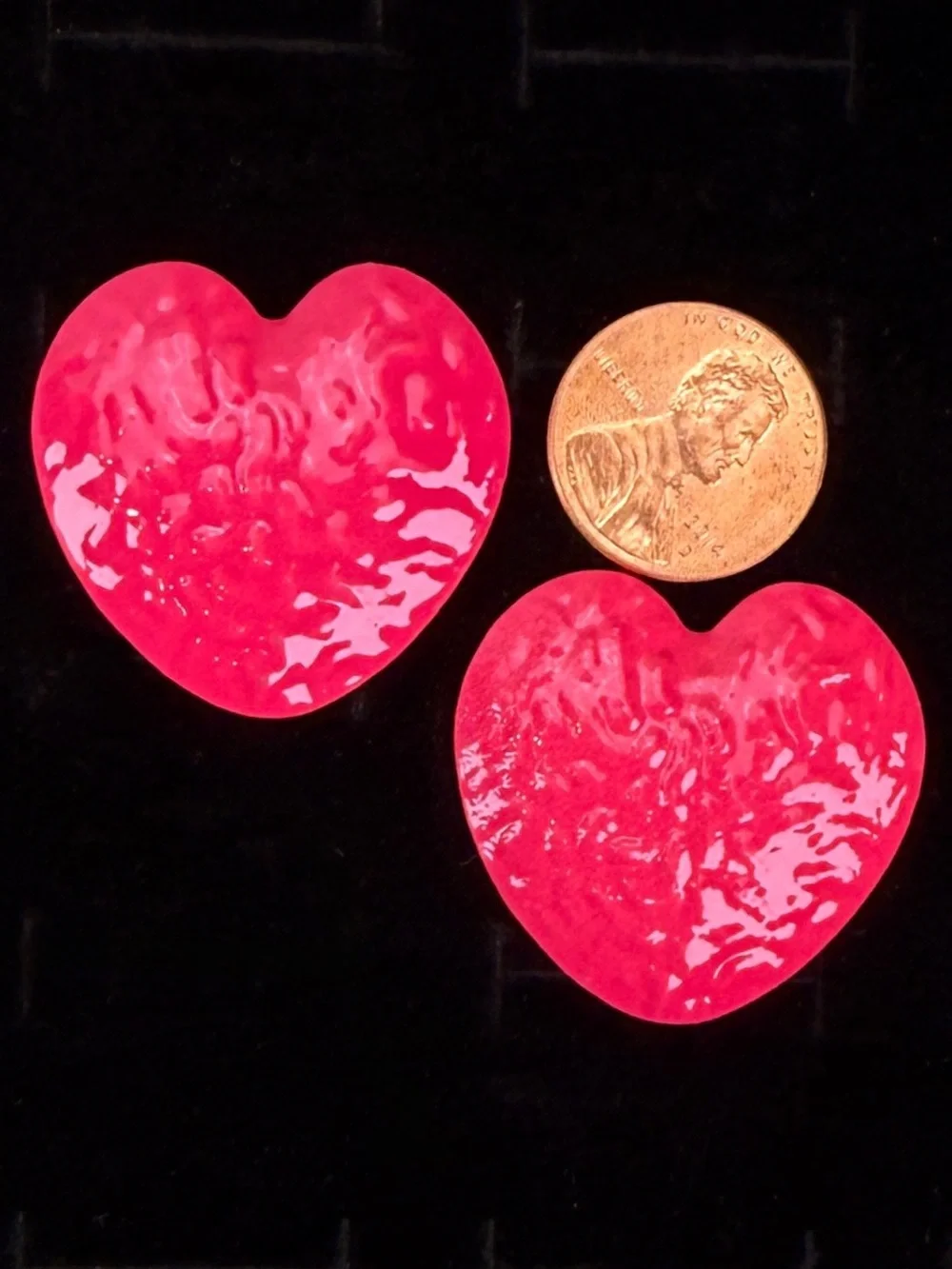 Vintage 80’s lightweight, hammered Pink Heart pierced Earrings